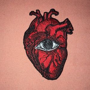 Anatomical heart w. Eye patch